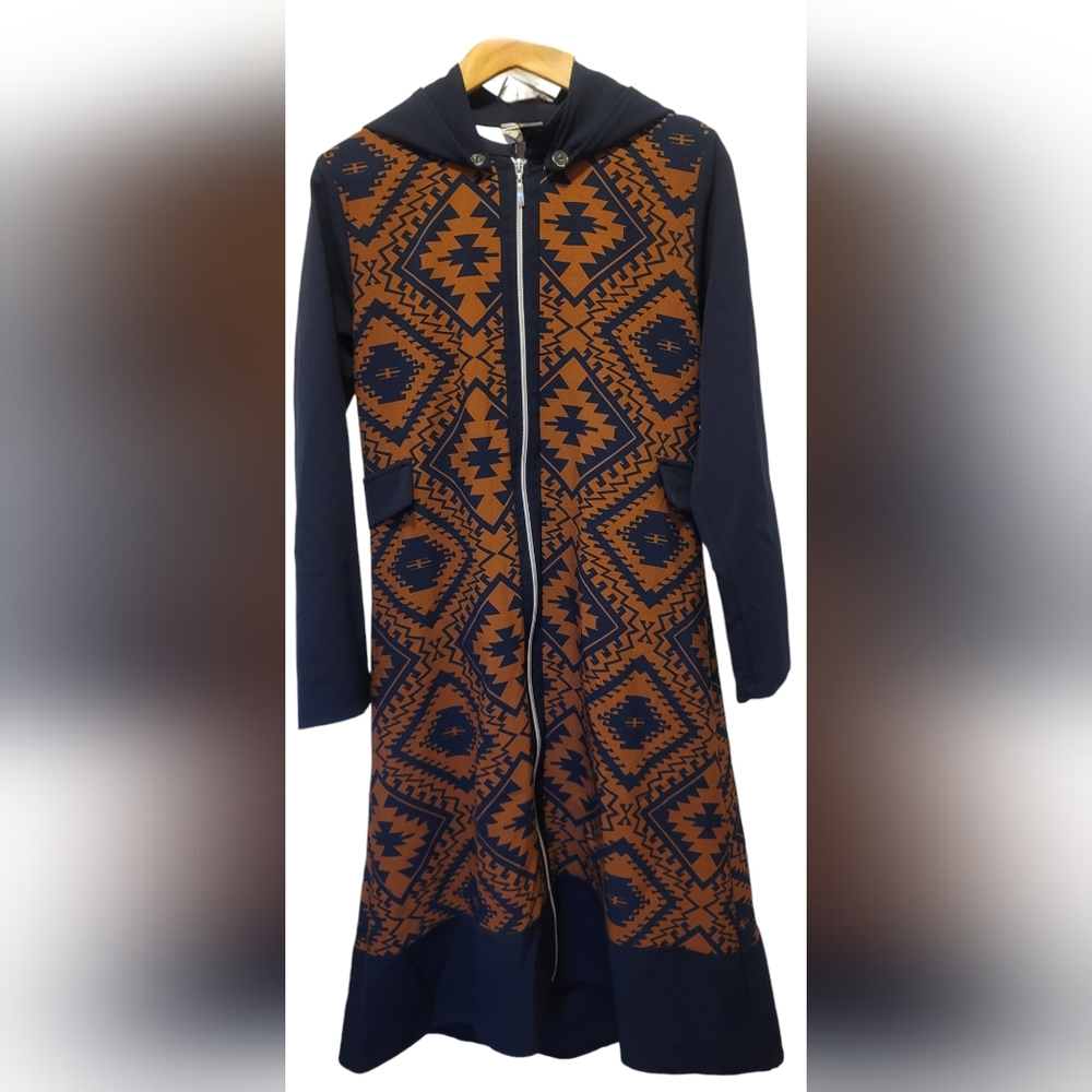 Burun Turkish Long Sweatshirt, zip-up style, US Size 8.